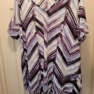 Modern Tee brand 2X Ladies Top